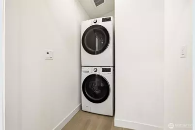 526 N 100th Street, Seattle, WA 98133 - Photo 11