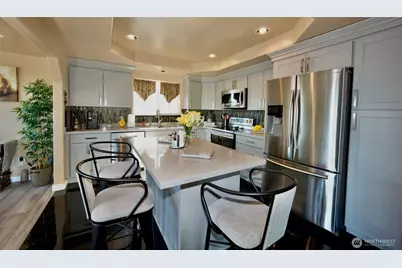 11031 Cornell Avenue S, Seattle, WA 98178 - Photo 3