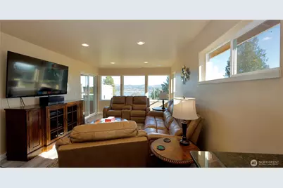 11031 Cornell Avenue S, Seattle, WA 98178 - Photo 11