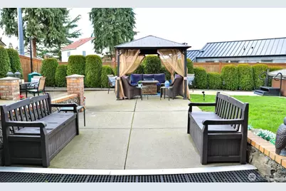 11031 Cornell Avenue S, Seattle, WA 98178 - Photo 17