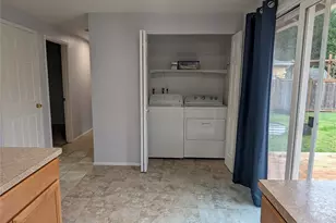 12221 NE 75th St, Kirkland, WA 98033 - Photo 9