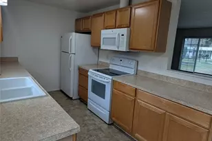 12221 NE 75th St, Kirkland, WA 98033 - Photo 7