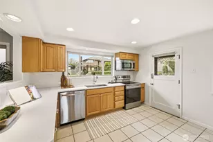 4019 SW Henderson St, Seattle, WA 98136 - Photo 13