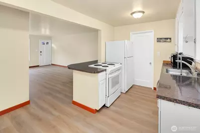 7311 Woodlawn Avenue NE, Seattle, WA 98115 - Photo 13