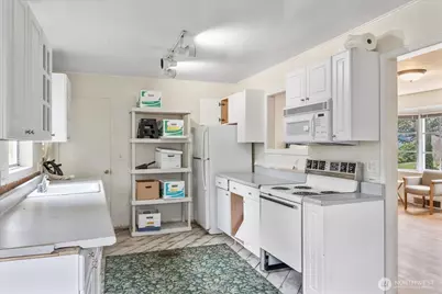 3152 NE 82nd Street, Seattle, WA 98115 - Photo 5