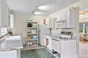 3152 NE 82nd St, Seattle, WA 98115 - Photo 5