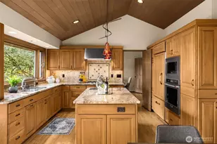 8440 W Mercer Way, Mercer Island, WA 98040 - Photo 13
