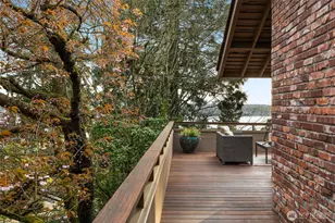 8440 W Mercer Way, Mercer Island, WA 98040 - Photo 19