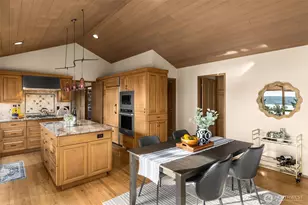 8440 W Mercer Way, Mercer Island, WA 98040 - Photo 15