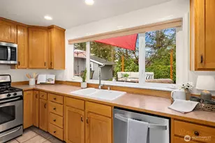 19814 10th Dr SE, Bothell, WA 98012 - Photo 9