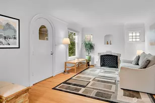 4738 35th Ave NE, Seattle, WA 98105 - Photo 3