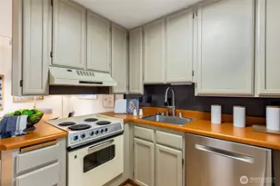 2626 E Madison St, Seattle, WA 98112 - Photo 11