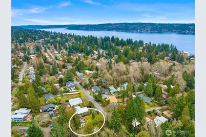 9229 45th Avenue NE, Seattle, WA 98115 - Photo 7