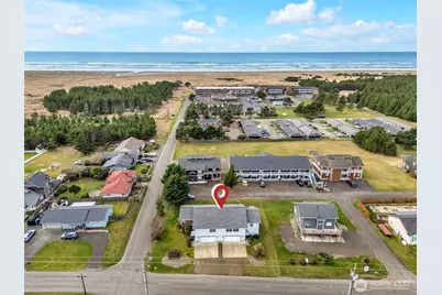 1401 N Ocean Beach Boulevard #A & B, Long Beach, WA 98631 - Photo 1