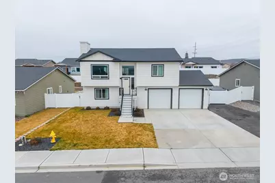 2479 3rd Street SE, East Wenatchee, WA 98802 - Photo 1