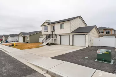 2479 3rd Street SE, East Wenatchee, WA 98802 - Photo 3