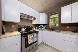 731 E Promontory Rd, Shelton, WA 98584 - Photo 11