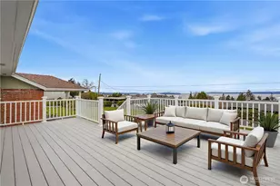 2602 Hillside Ln, Everett, WA 98203 - Photo 9