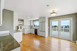2602 Hillside Ln, Everett, WA 98203 - Photo 7