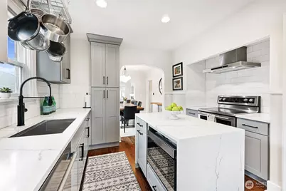 920 N 75th Street, Seattle, WA 98103 - Photo 15