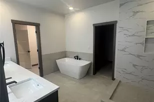 9207 NE 175th St, Bothell, WA 98011 - Photo 21