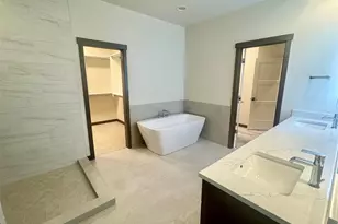 9207 NE 175th St, Bothell, WA 98011 - Photo 21