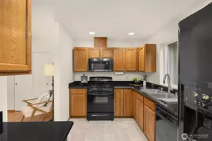 3616 W Arsenal Way, Bremerton, WA 98312 - Photo 11