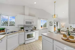 4846 B S Morgan St, Seattle, WA 98118 - Photo 5