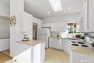 4846 B S Morgan Street, Seattle, WA 98118 - Photo 7