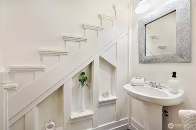 809 NW 58th Street, Seattle, WA 98117 - Photo 11