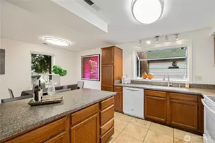 7317 30th Ave SW, Seattle, WA 98126 - Photo 9