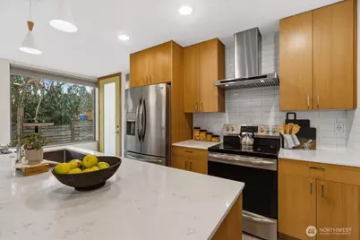 5017 Fauntleroy Way SW #B, Seattle, WA 98136 - Photo 7