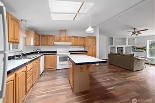 2930 Taylor Rd, Oak Harbor, WA 98277 - Photo 7