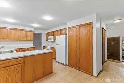 8201 181st Place SW, Edmonds, WA 98026 - Photo 13