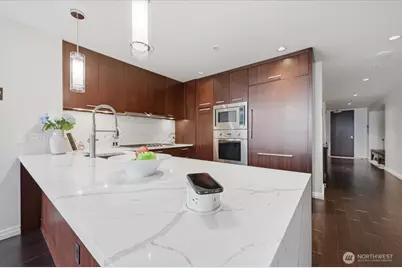 10700 NE 4th Street #1006, Bellevue, WA 98004 - Photo 7