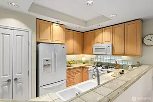 3900 2nd Ave NE, Seattle, WA 98105 - Photo 15