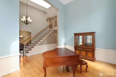 25846 NE 4th Place, Sammamish, WA 98074 - Photo 3