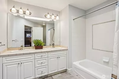 25846 NE 4th Place, Sammamish, WA 98074 - Photo 27