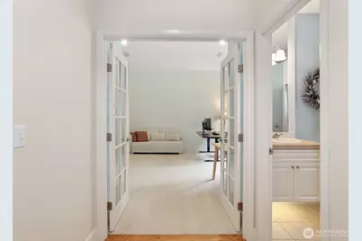 25846 NE 4th Place, Sammamish, WA 98074 - Photo 9