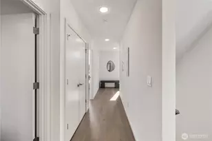 926 N 35th St, Seattle, WA 98103 - Photo 19