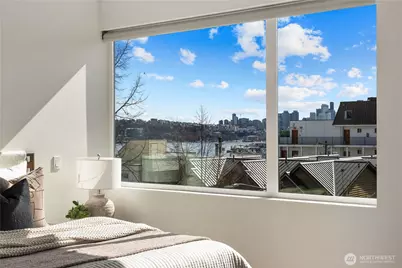 926 N 35th Street, Seattle, WA 98103 - Photo 27