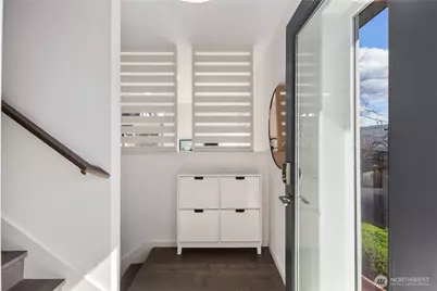 926 N 35th Street, Seattle, WA 98103 - Photo 3