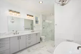 10207 NE 60th St, Kirkland, WA 98033 - Photo 17