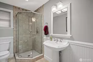 10207 NE 60th St, Kirkland, WA 98033 - Photo 23