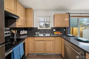 4503 S Webster St, Seattle, WA 98118 - Photo 9