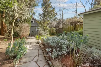 7729 18th Avenue SW, Seattle, WA 98106 - Photo 31