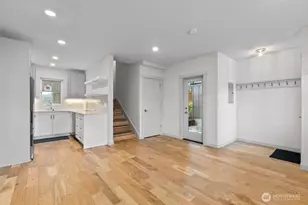 206 N 100th St, Seattle, WA 98133 - Photo 13