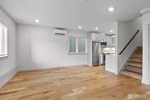 206 N 100th St, Seattle, WA 98133 - Photo 9