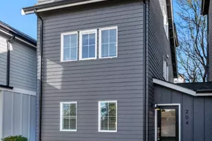 206 N 100th St, Seattle, WA 98133 - Photo 5