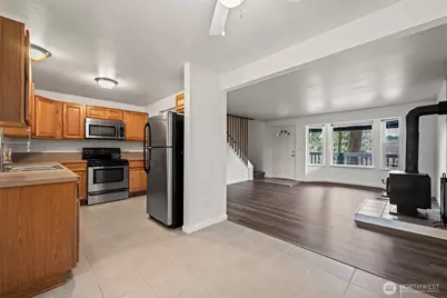 7505 Bridge Place NE, Bremerton, WA 98311 - Photo 9